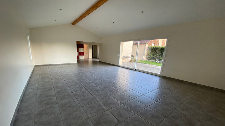 Ma-Cabane - Location Maison SAINT-ETIENNE-DE-CROSSEY, 106 m²