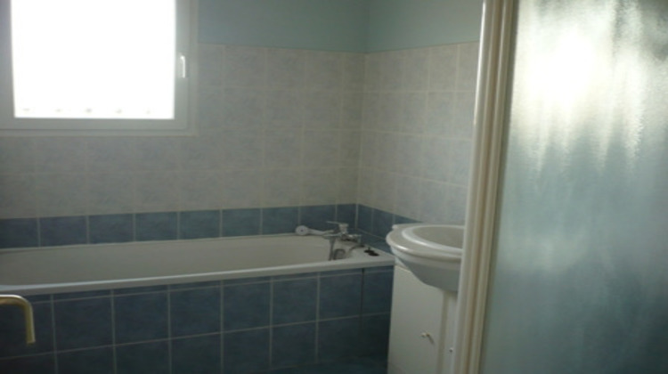 Ma-Cabane - Location Maison SAINT-ETIENNE-DE-TULMONT, 95 m²