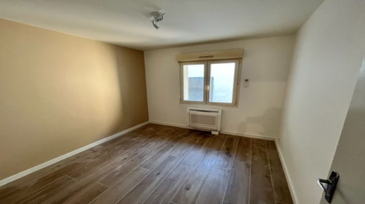 Ma-Cabane - Location Maison Saint-Georges-les-Bains, 61 m²