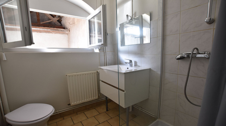 Ma-Cabane - Location Maison SAINT-GERAND-LE-PUY, 65 m²