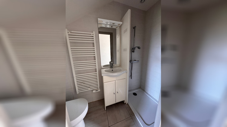 Ma-Cabane - Location Maison SAINT-HILAIRE-DE-CHALEONS, 105 m²