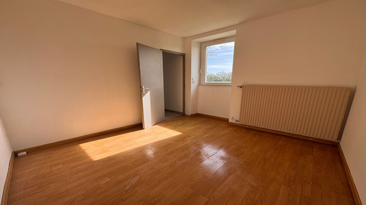 Ma-Cabane - Location Maison SAINT-HILAIRE-DE-CHALEONS, 105 m²