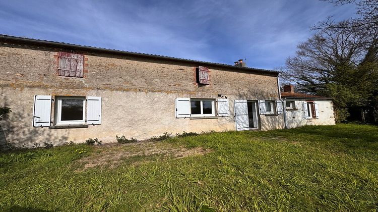Ma-Cabane - Location Maison SAINT-HILAIRE-DE-CHALEONS, 105 m²