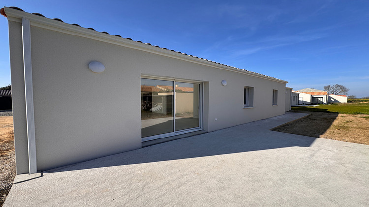 Ma-Cabane - Location Maison SAINT-HILAIRE-DE-CHALEONS, 93 m²