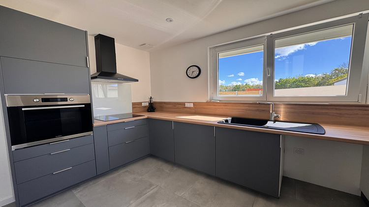 Ma-Cabane - Location Maison SAINT-HILAIRE-DE-CHALEONS, 74 m²