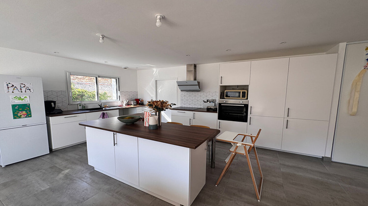 Ma-Cabane - Location Maison SAINT-HILAIRE-DE-CHALEONS, 93 m²