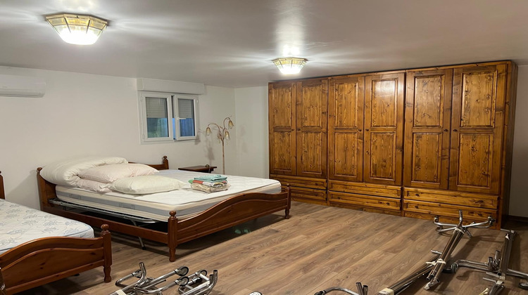 Ma-Cabane - Location Maison Saint-Julien-en-Genevois, 450 m²