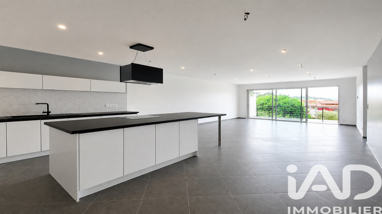 Ma-Cabane - Location Maison Saint-Laurent-de-Chamousset, 104 m²