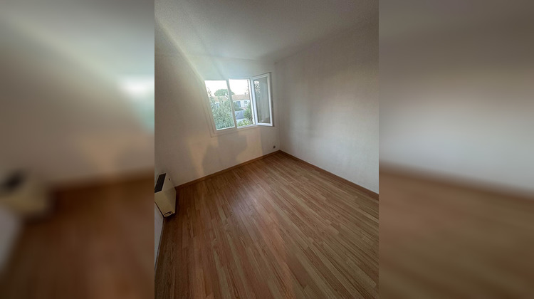 Ma-Cabane - Location Maison SAINT-MARTIN-DE-CRAU, 65 m²