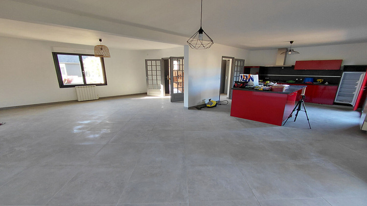 Ma-Cabane - Location Maison SAINT-MARTIN-DES-CHAMPS, 98 m²