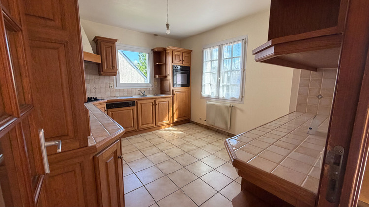 Ma-Cabane - Location Maison SAINT-MARTIN-DES-CHAMPS, 113 m²