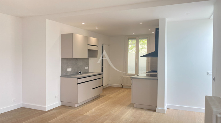 Ma-Cabane - Location Maison SAINT-MAUR-DES-FOSSES, 56 m²