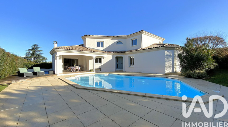Ma-Cabane - Location Maison Saint-Médard-en-Jalles, 199 m²