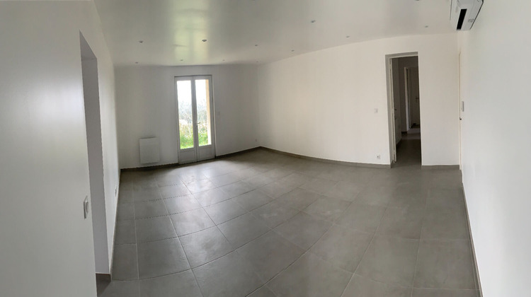 Ma-Cabane - Location Maison SAINT-MITRE-LES-REMPARTS, 101 m²