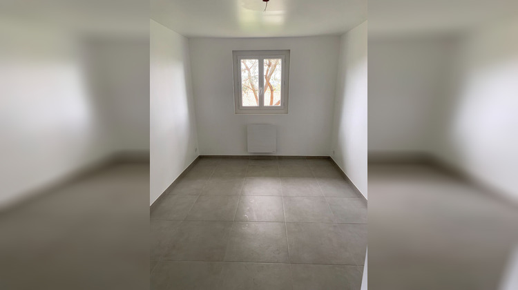 Ma-Cabane - Location Maison SAINT-MITRE-LES-REMPARTS, 101 m²