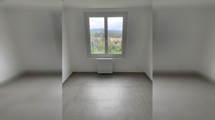 Ma-Cabane - Location Maison SAINT-MITRE-LES-REMPARTS, 101 m²