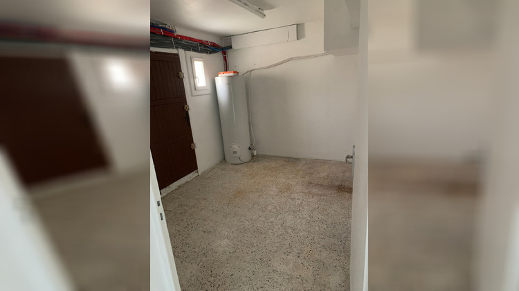 Ma-Cabane - Location Maison SAINT-MITRE-LES-REMPARTS, 101 m²