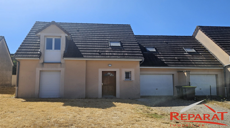 Ma-Cabane - Location Maison Saint-Pantaléon-de-Larche, 95 m²