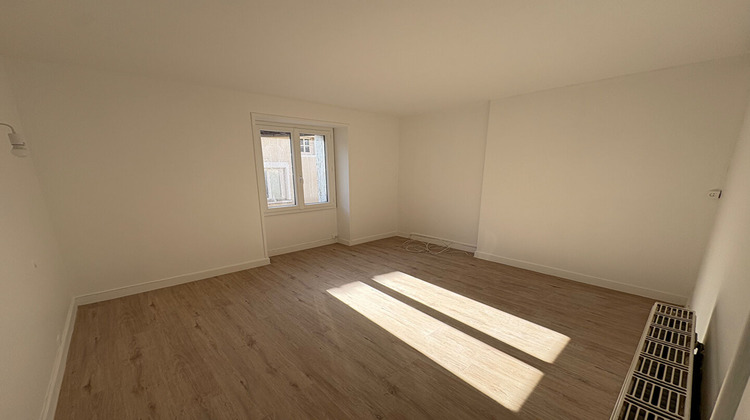 Ma-Cabane - Location Maison SAINT-PIERRE-DE-MAILLE, 102 m²