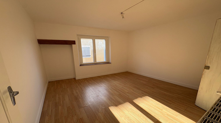 Ma-Cabane - Location Maison SAINT-PIERRE-DE-MAILLE, 102 m²