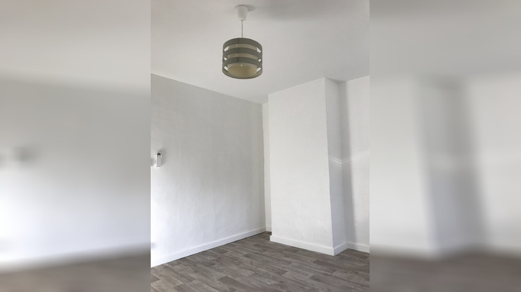 Ma-Cabane - Location Maison SAINT-PIERRE-DU-VAUVRAY, 53 m²