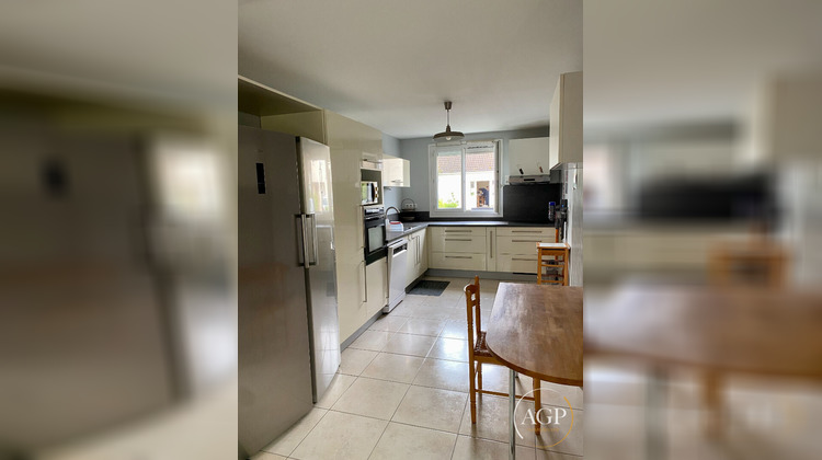 Ma-Cabane - Location Maison SAINT-PRYVE-SAINT-MESMIN, 122 m²