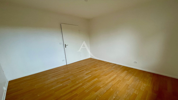 Ma-Cabane - Location Maison SAINT-REMY-LES-CHEVREUSE, 77 m²