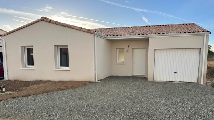 Ma-Cabane - Location Maison Saint-Sauveur-de-Landemont, 90 m²