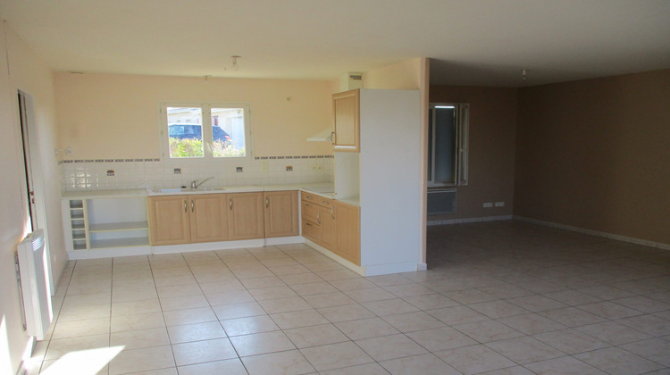 Ma-Cabane - Location Maison Saint-Sorlin-de-Conac, 77 m²