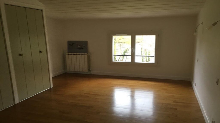 Ma-Cabane - Location Maison SAINT-SYLVESTRE-SUR-LOT, 216 m²