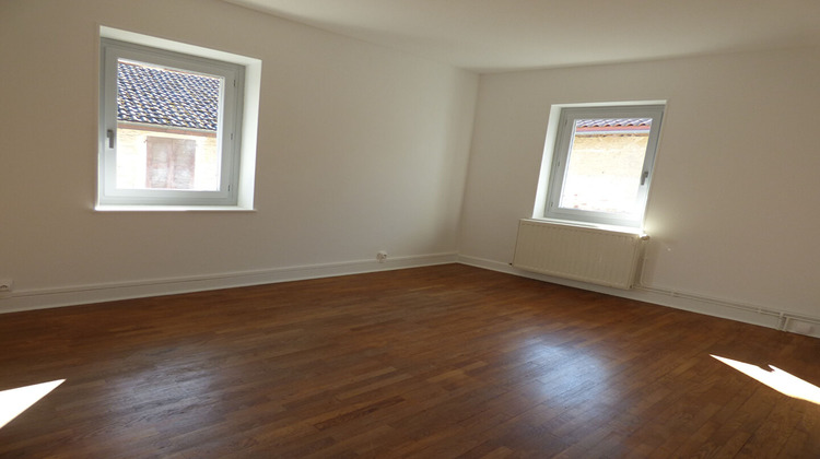 Ma-Cabane - Location Maison SAINT-TRIVIER-DE-COURTES, 119 m²