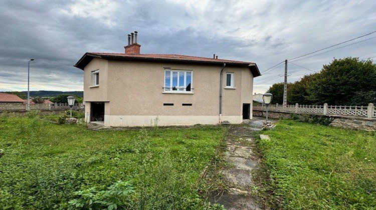 Ma-Cabane - Location Maison Sainte-Agathe-la-Bouteresse, 109 m²