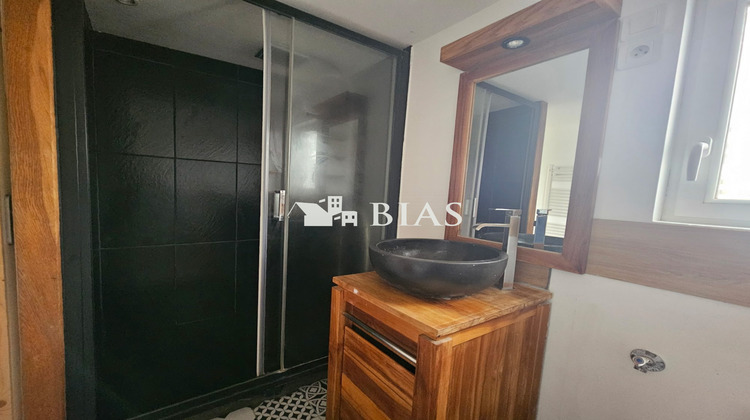 Ma-Cabane - Location Maison Sainte-Colombe-la-Commanderie, 94 m²