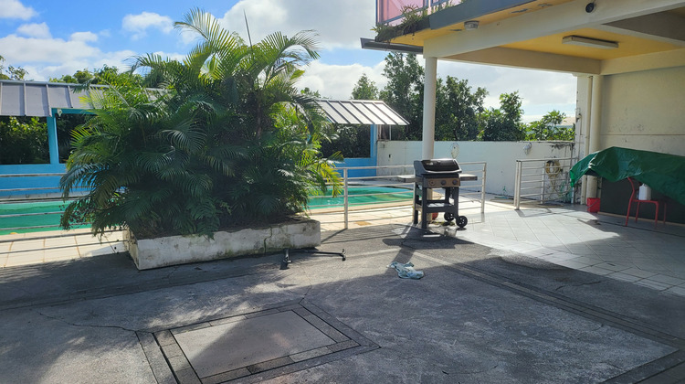 Ma-Cabane - Location Maison Sainte-Suzanne, 320 m²