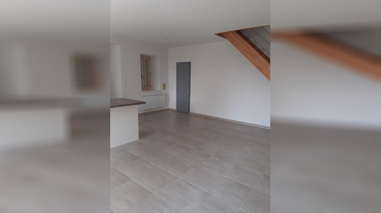 Ma-Cabane - Location Maison Saisy, 73 m²