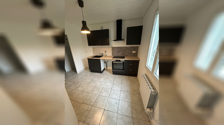 Ma-Cabane - Location Maison Sérézin-de-la-Tour, 83 m²
