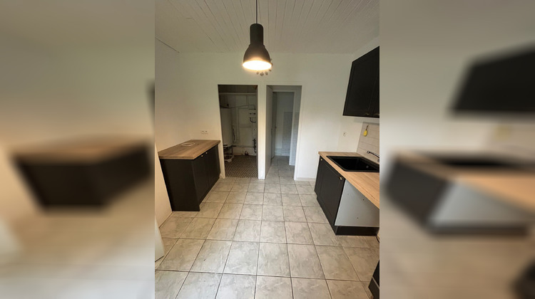 Ma-Cabane - Location Maison Sérézin-de-la-Tour, 83 m²