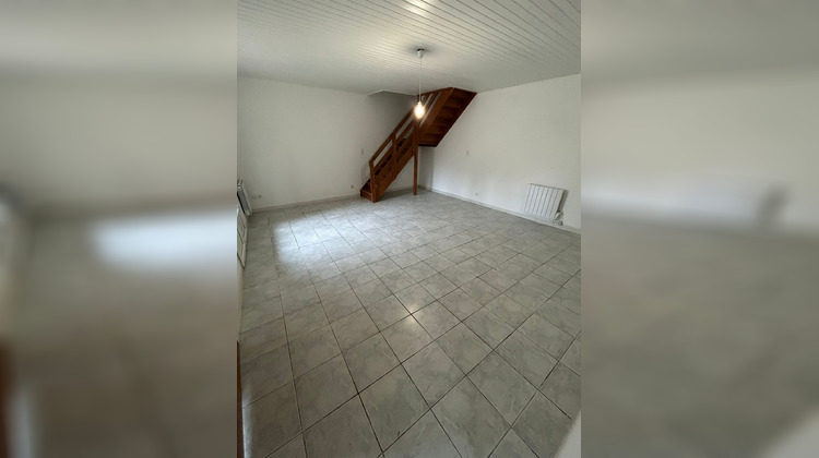 Ma-Cabane - Location Maison Sérézin-de-la-Tour, 83 m²