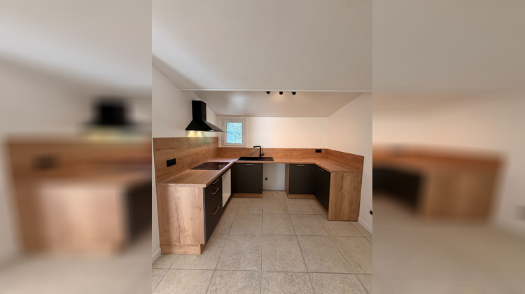 Ma-Cabane - Location Maison SIMIANE-COLLONGUE, 105 m²