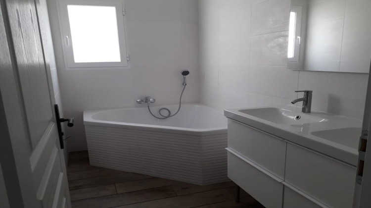 Ma-Cabane - Location Maison SIMIANE COLLONGUE, 99 m²