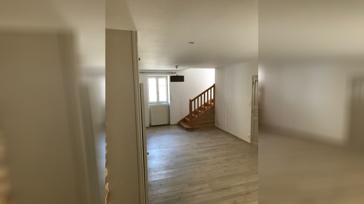 Ma-Cabane - Location Maison TOURNUS, 67 m²