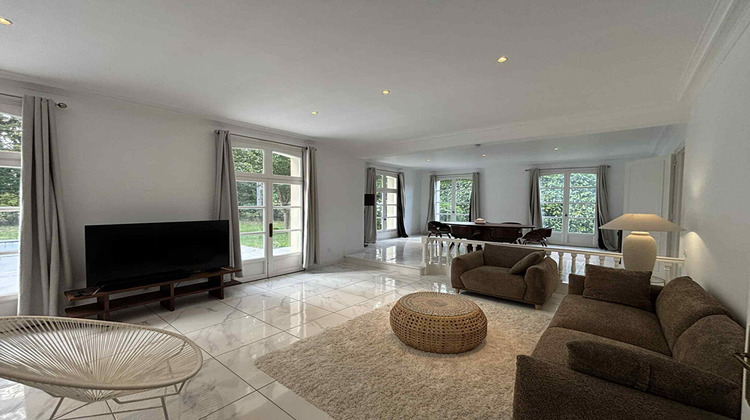 Ma-Cabane - Location Maison VERN-SUR-SEICHE, 243 m²