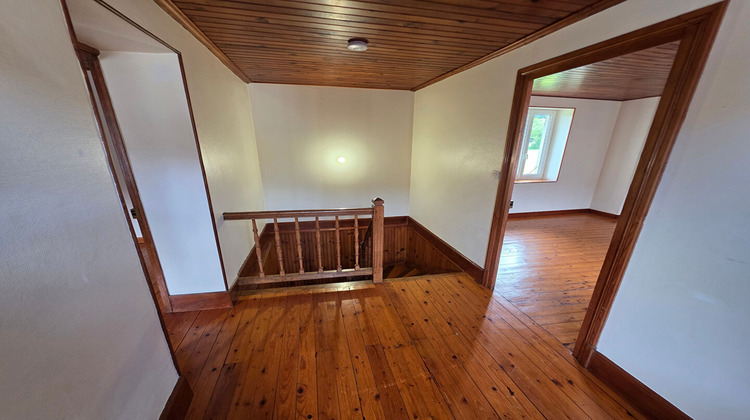Ma-Cabane - Location Maison VIEU-D'IZENAVE, 67 m²