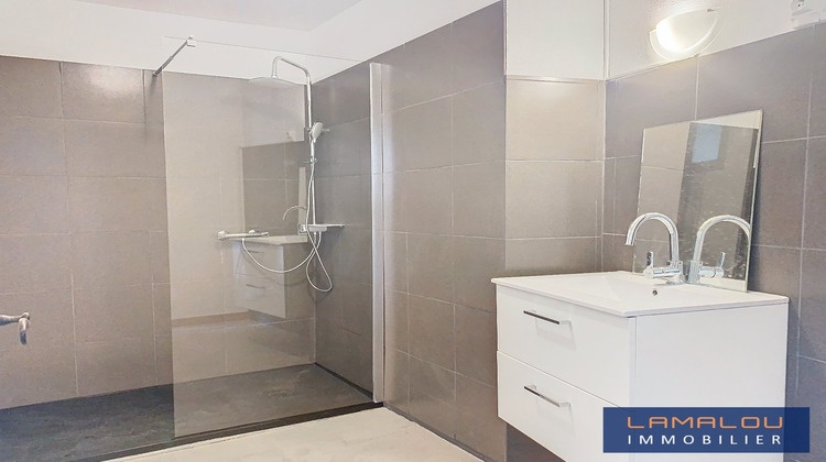 Ma-Cabane - Location Maison VIEUSSAN, 79 m²