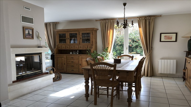 Ma-Cabane - Location Maison VOISINS-LE-BRETONNEUX, 145 m²