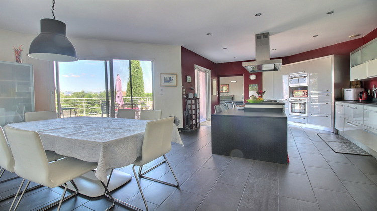 Ma-Cabane - Location Maison Vourles, 330 m²