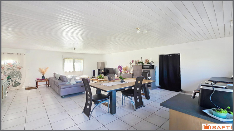 Ma-Cabane - Location Maison Yzernay, 85 m²