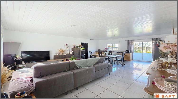 Ma-Cabane - Location Maison Yzernay, 85 m²