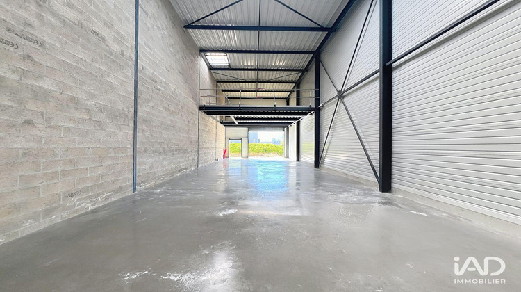 Ma-Cabane - Neuf Local commercial Saint-Pierre-du-Perray, 162 m²