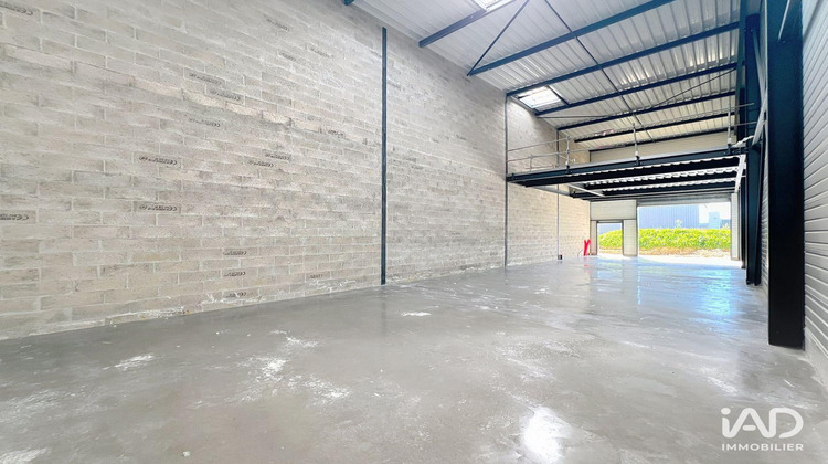 Ma-Cabane - Neuf Local commercial Saint-Pierre-du-Perray, 162 m²
